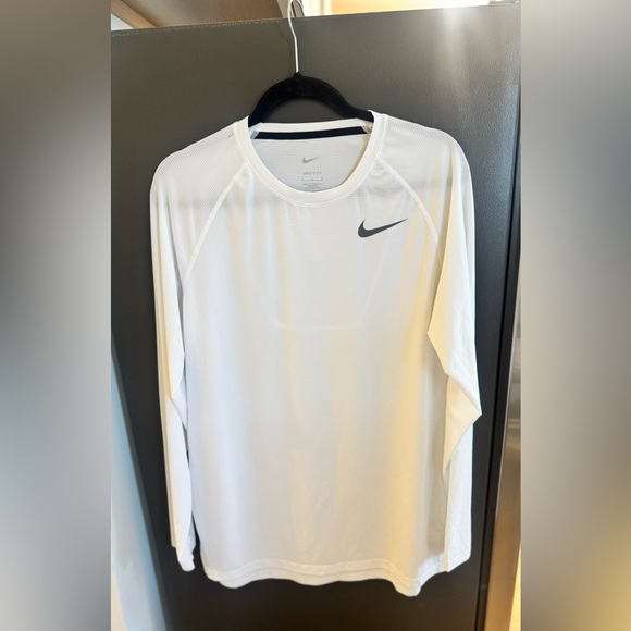 Nike Men's Classic White Long Sleeve Tee - Picture 3 of 4